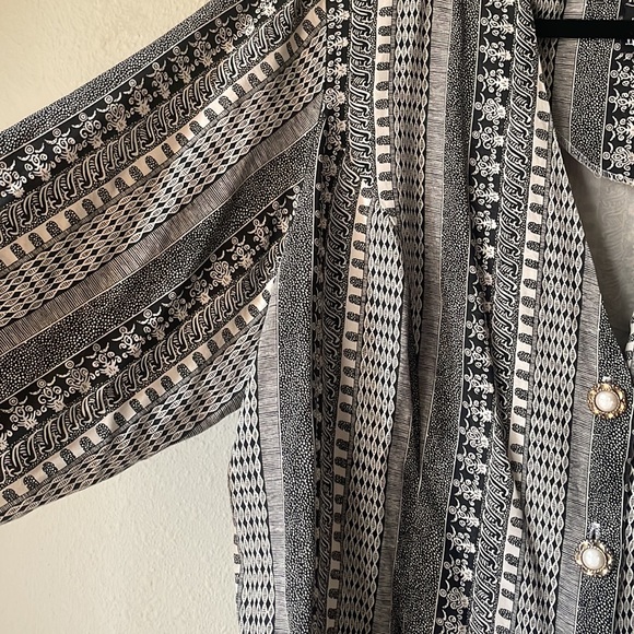 Vintage Whirlway Frocks button down blazer style blouse with gorgeous buttons - Picture 3 of 8